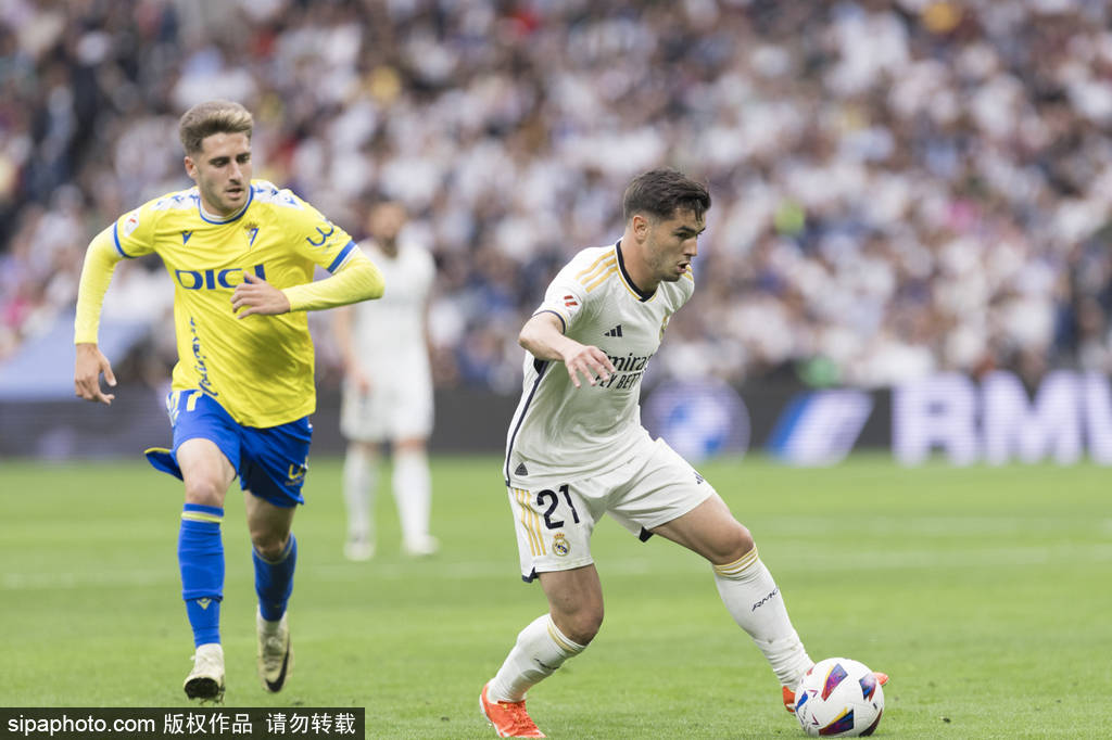 媒体上掀起 媒体上掀起